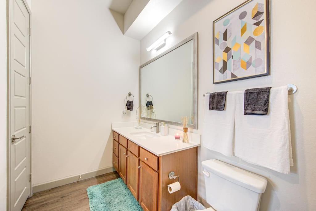 Trendy Downtown 1Bd/Freeparking/Wi-Fi/Pool Apartment Хюстън Екстериор снимка