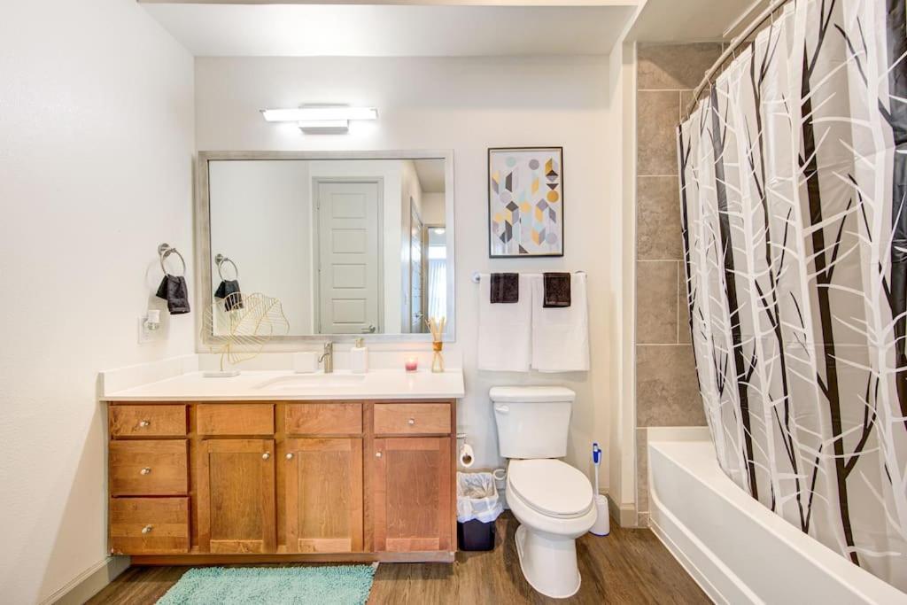 Trendy Downtown 1Bd/Freeparking/Wi-Fi/Pool Apartment Хюстън Екстериор снимка